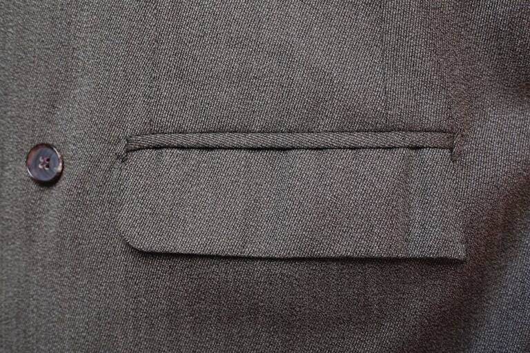 What's the visible difference between flap pockets and welt