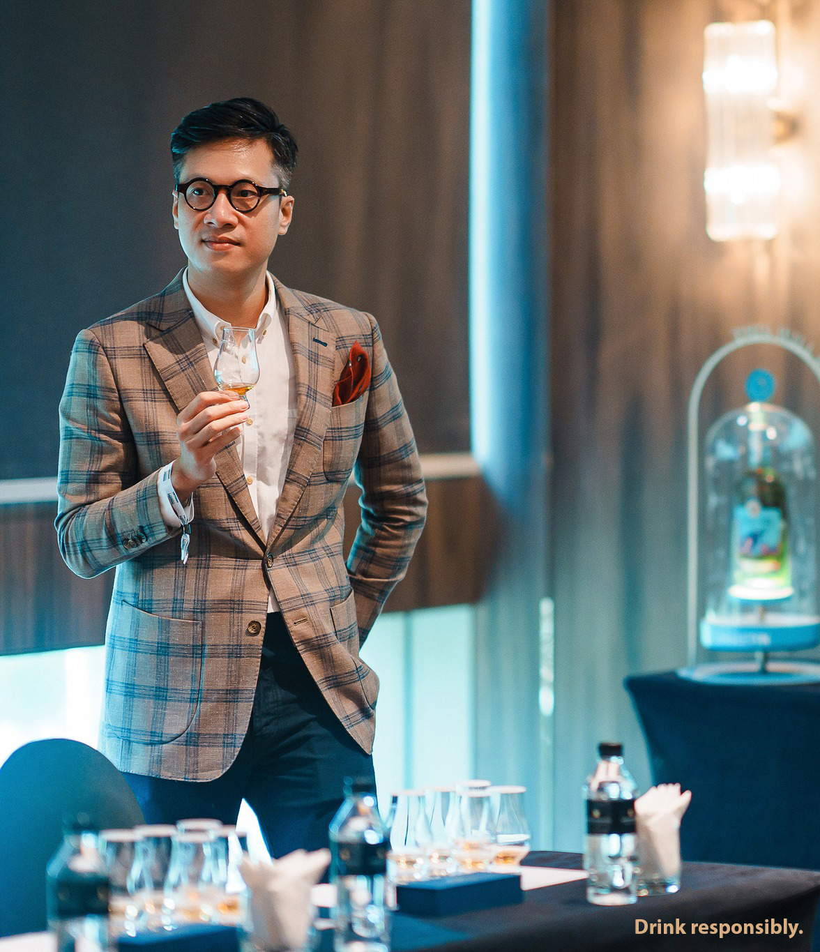 Mr Khanh Nguyen in our wool-silk-linen Cavani Sport jacket